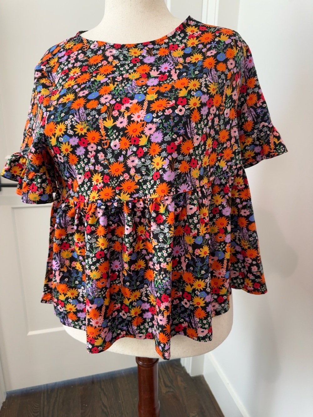 SHEIN Curve Floral Peplum Blouse 0XL Black Orange Ruffle Sleeve Plus Size